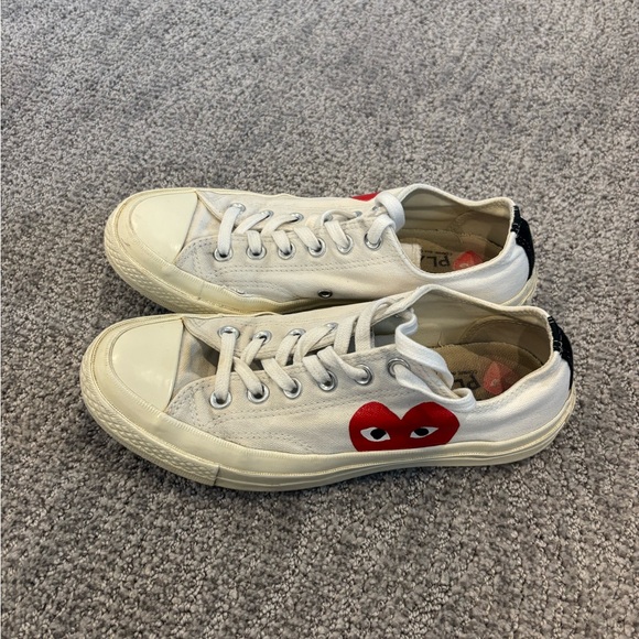 Converse x Comme des Garçons PLAY Chuck 70 Low Top - Picture 2 of 7